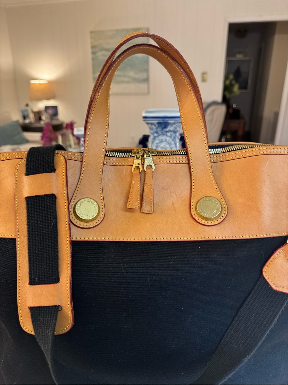 🖤💛 VINTAGE DOONEY AND BOURKE CABRIOLET WEEKENDER! - Picture 3 of 16